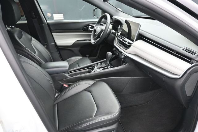 Used 2026 Jeep Compass Limited AWD/4WD image 13