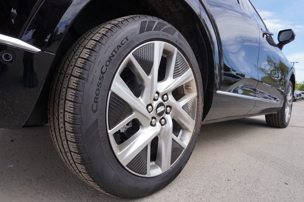 New 2025 Cadillac Optiq Luxury 2 AWD/4WD image 6