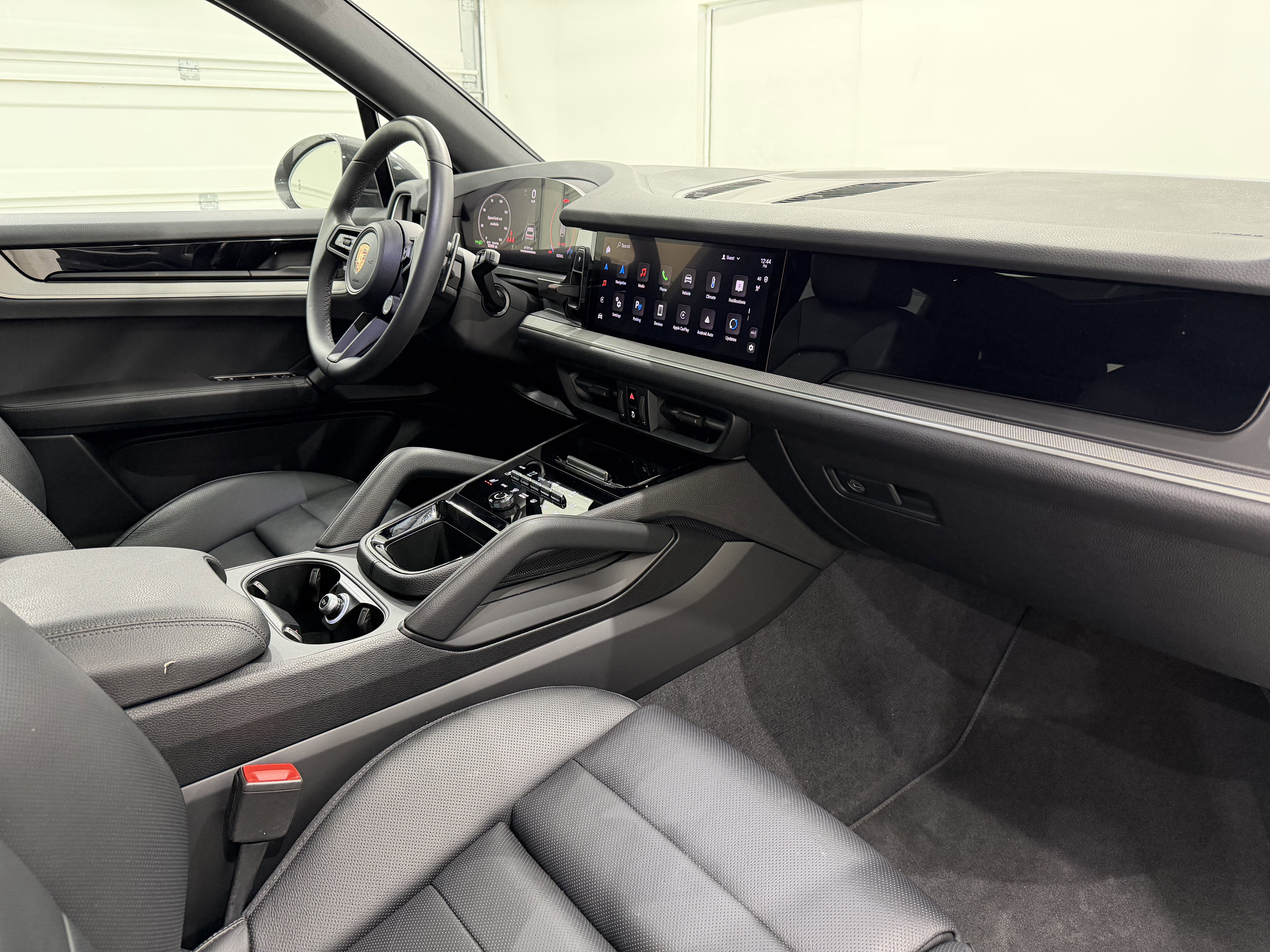 Certified 2025 Porsche Cayenne image 23