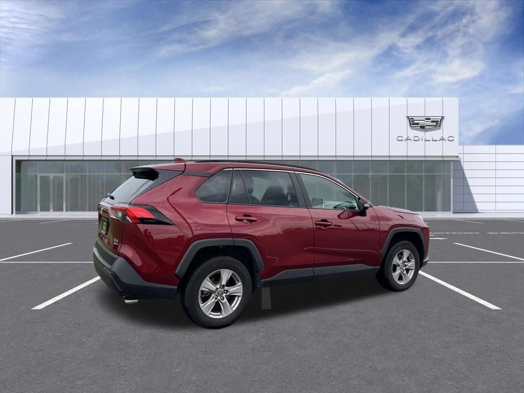 Used 2025 Toyota RAV4 XLE AWD/4WD image 3
