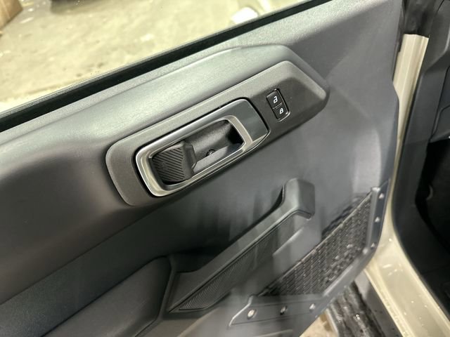 Used 2025 Ford Bronco Outer Banks AWD/4WD image 19