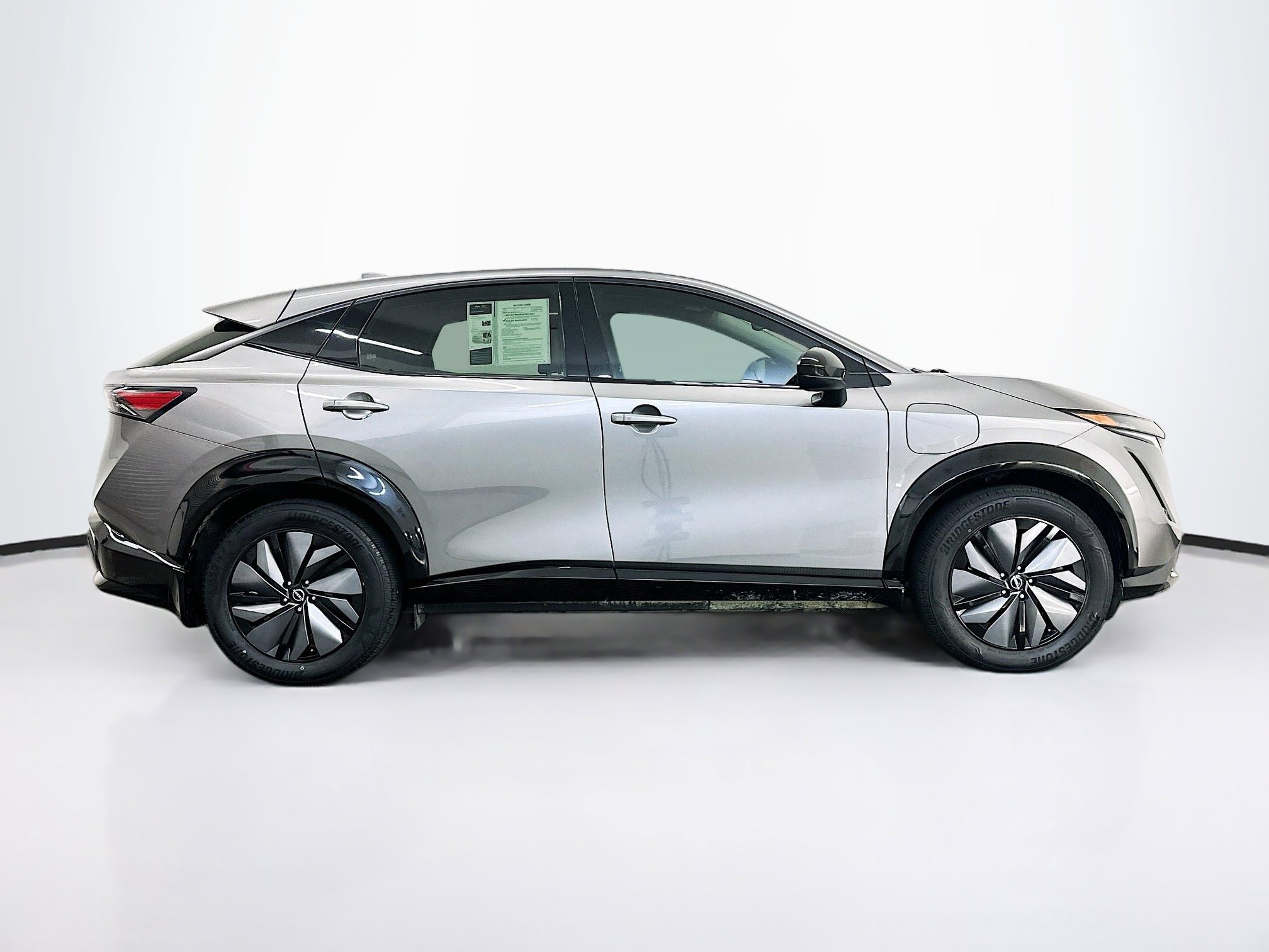 Used 2023 Nissan Ariya AWD image 10