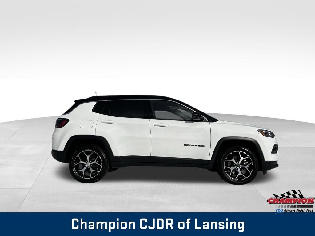 Used 2025 Jeep Compass Limited image 5