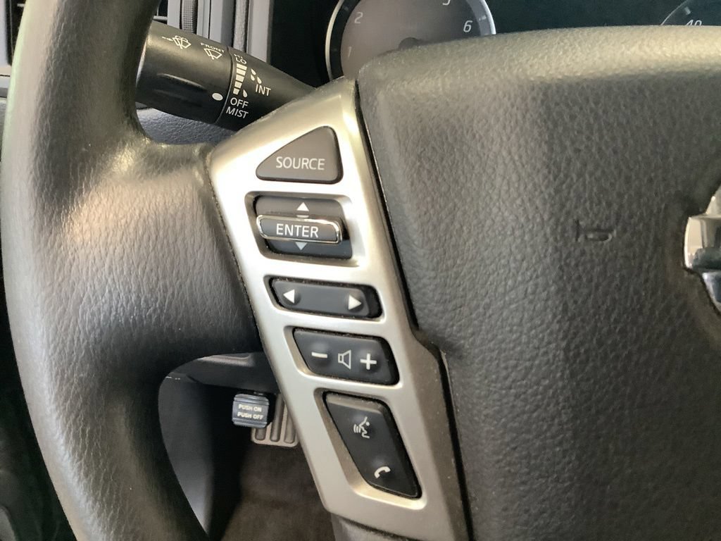 Used 2022 Nissan Titan SV AWD/4WD image 9