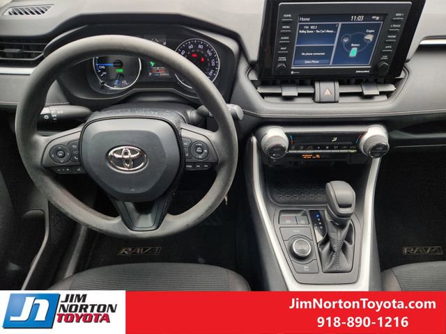 Used 2021 Toyota RAV4 LE image 28