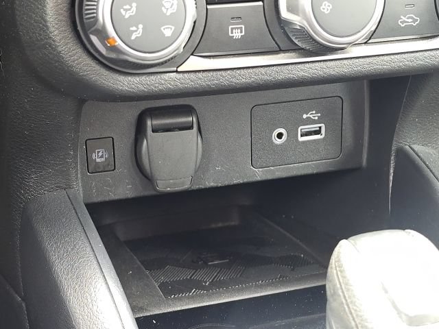 Used 2024 Nissan Versa SV w/ Trunk Package FWD image 28