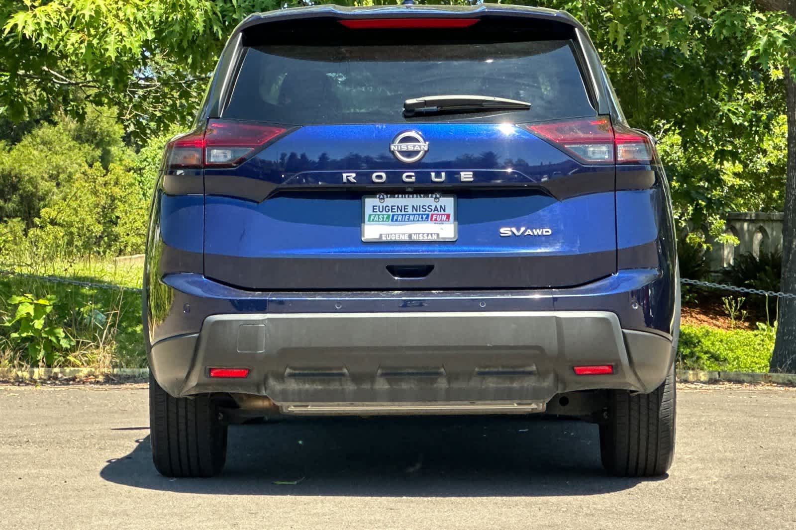 Used 2024 Nissan Rogue SV AWD/4WD image 7