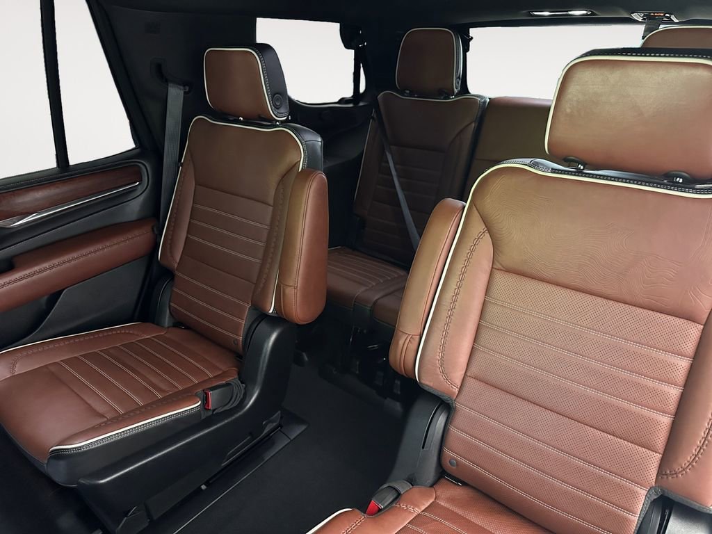 Used 2023 GMC Yukon Denali Ultimate image 13
