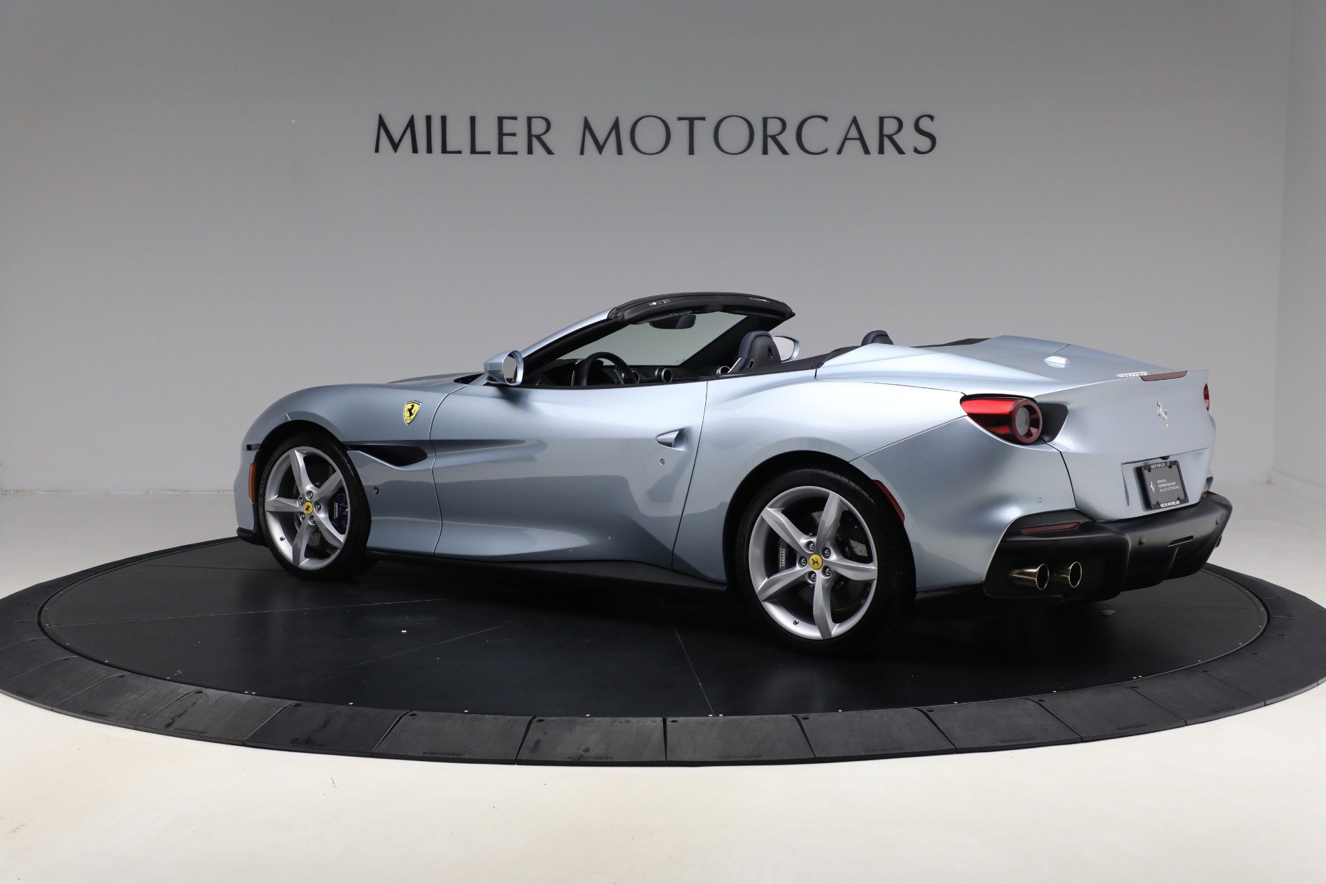 Certified 2023 Ferrari Portofino M image 4