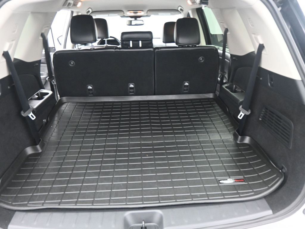 Used 2022 Nissan Pathfinder SL w/ Lighting Package (N92) image 8