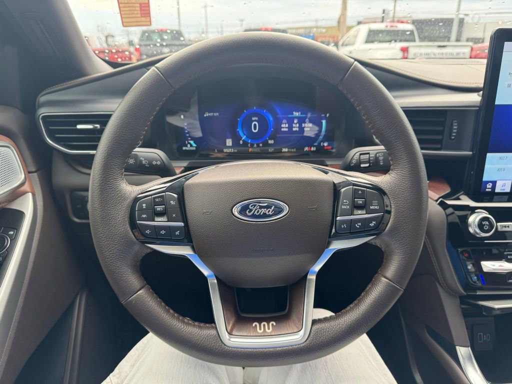 Used 2023 Ford Explorer King Ranch w/ Technology Package image 15