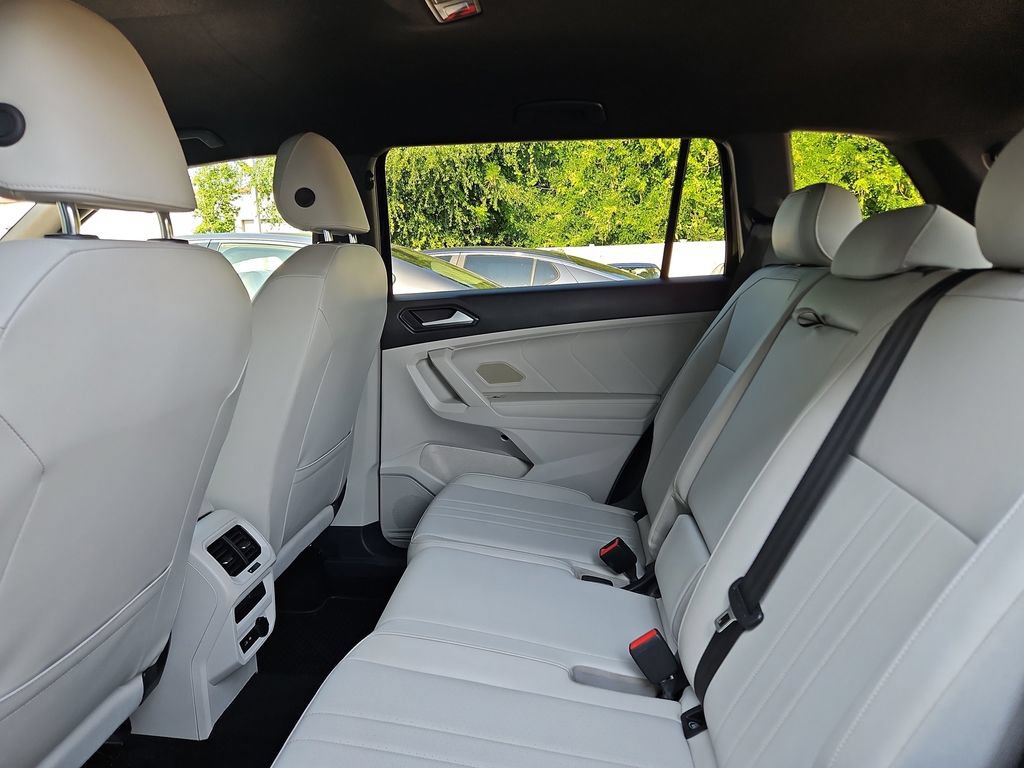 Used 2022 Volkswagen Tiguan SE R-Line FWD image 27