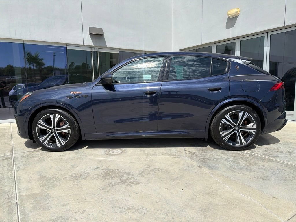 Certified 2025 Maserati Grecale Folgore AWD/4WD image 4