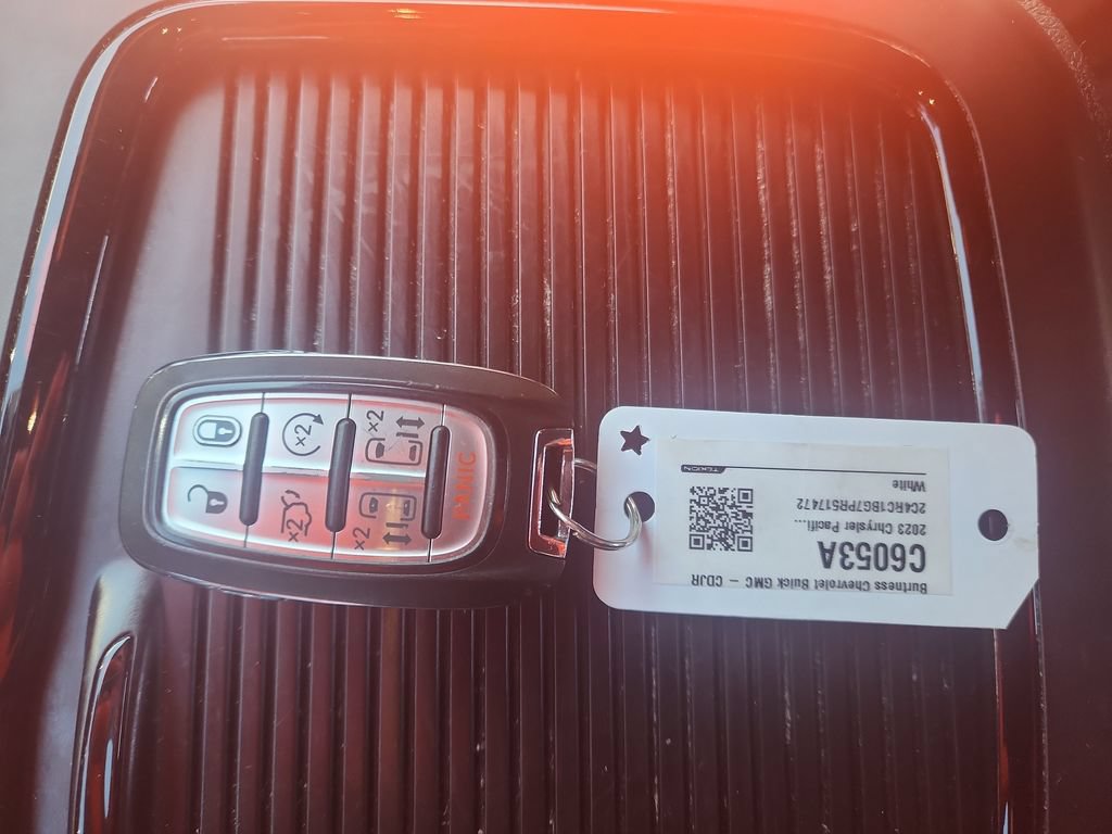 Used 2023 Chrysler Pacifica Touring-L w/ S Appearance Package FWD image 32