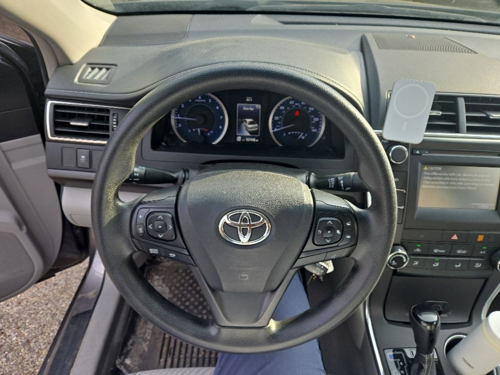 Used 2017 Toyota Camry LE FWD image 10