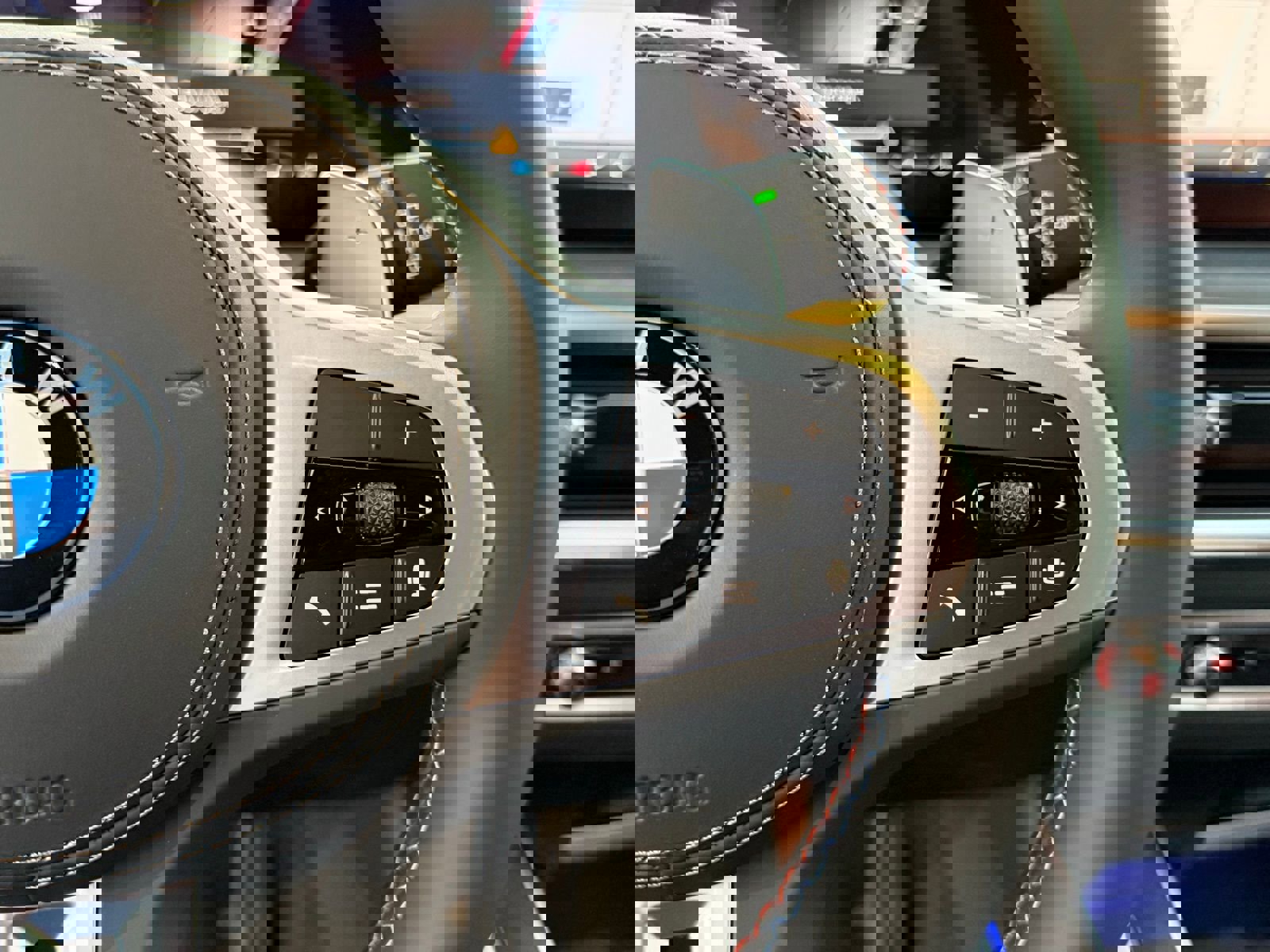 New 2026 BMW X7 M60i w/ Executive Package image 24