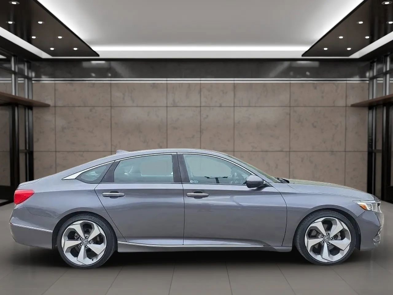 Used 2018 Honda Accord Touring image 9