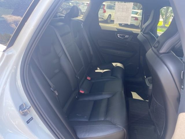 Used 2019 Volvo XC60 T5 Momentum w/ Premium Package AWD/4WD image 15