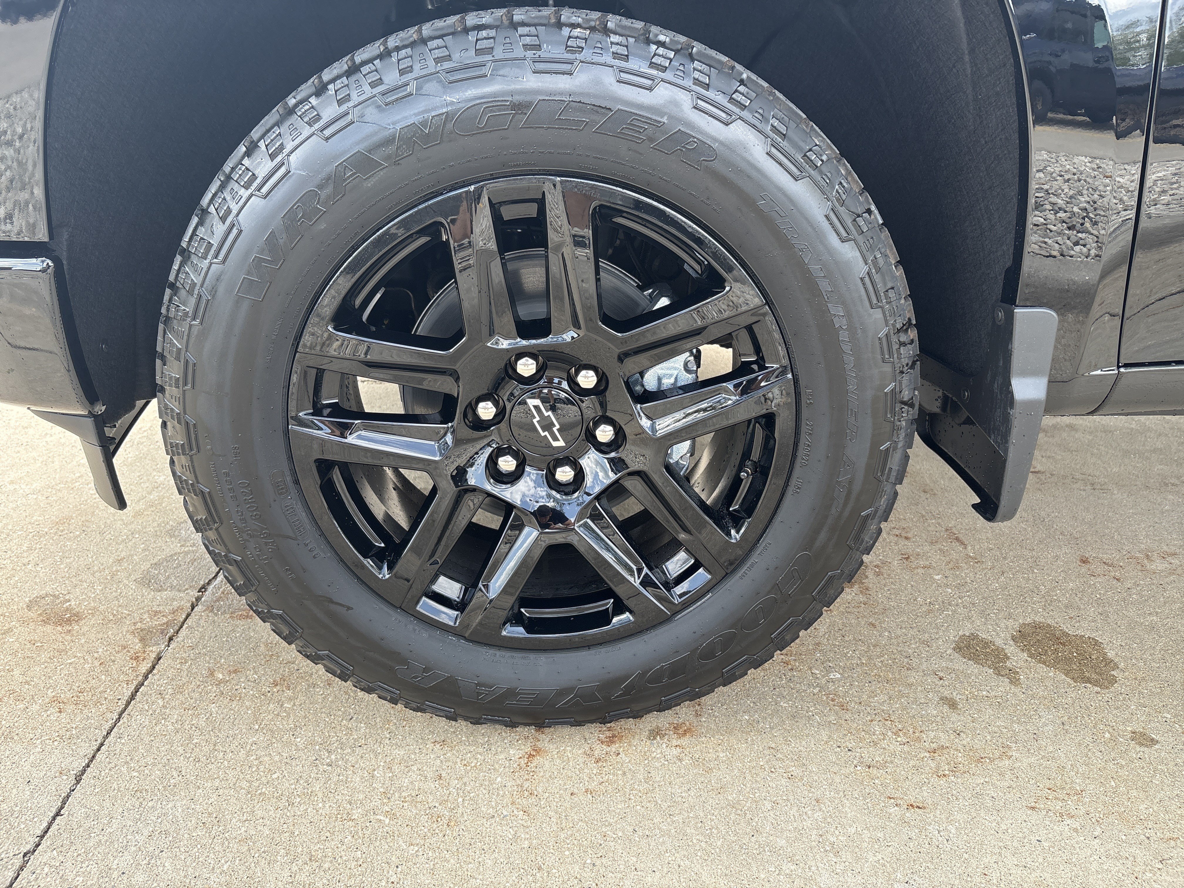 New 2026 Chevrolet Silverado 1500 Custom w/ Turbomax Blackout Package AWD/4WD image 4