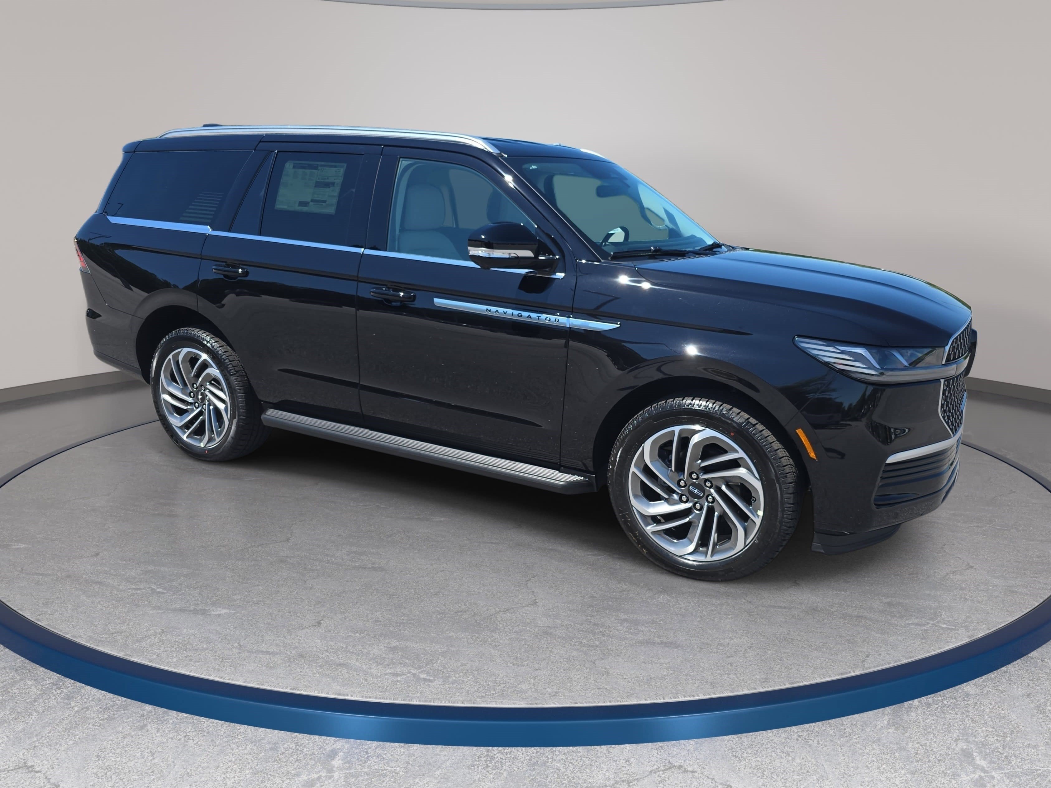 New 2026 Lincoln Navigator Premiere AWD/4WD image 3