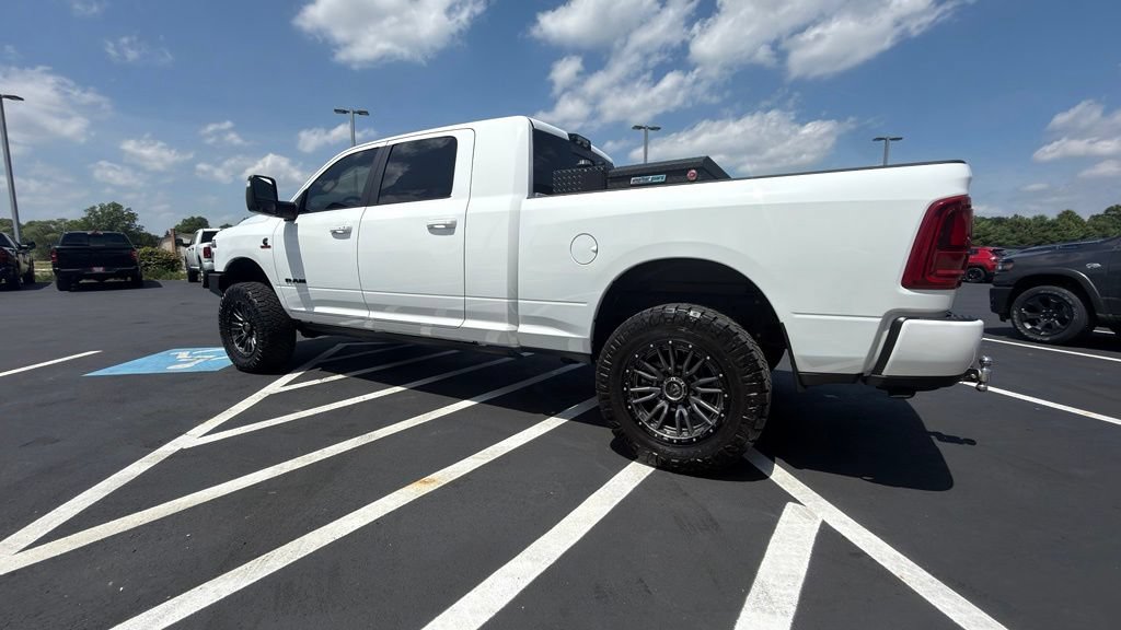 Used 2025 RAM 2500 Laramie AWD/4WD image 9