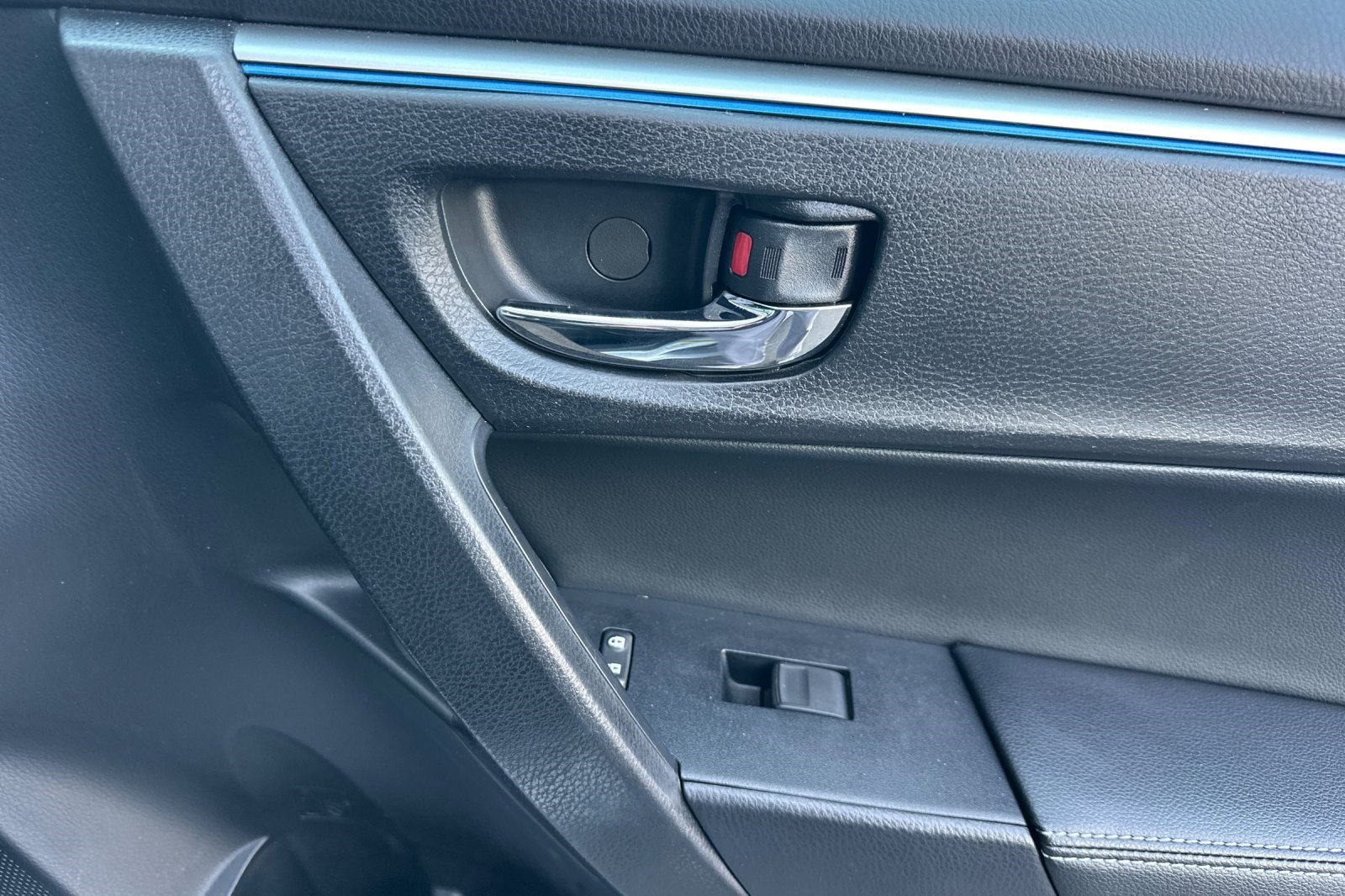 Used 2014 Toyota Corolla S image 20