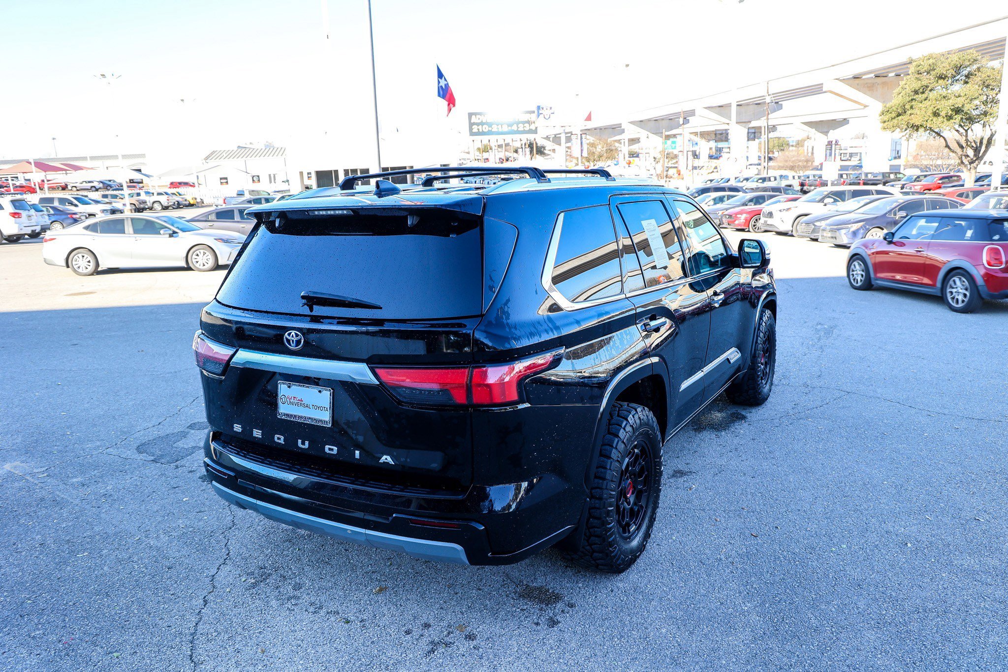 Used 2023 Toyota Sequoia Capstone image 9