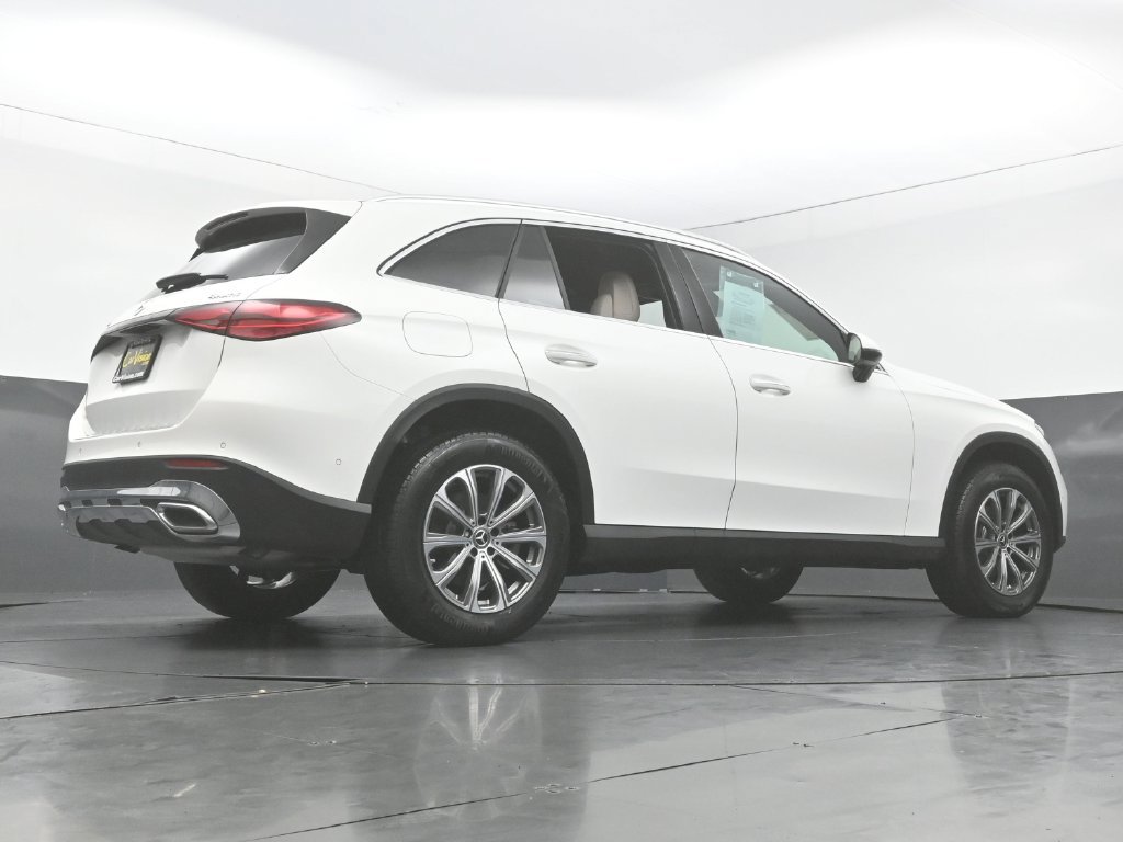 Used 2025 Mercedes-Benz GLC 300 4MATIC image 45