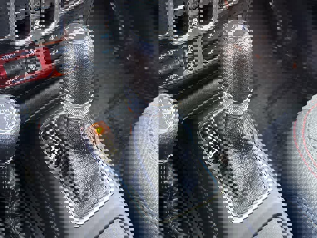 Used 2024 Jeep Wrangler Unlimited Rubicon image 17