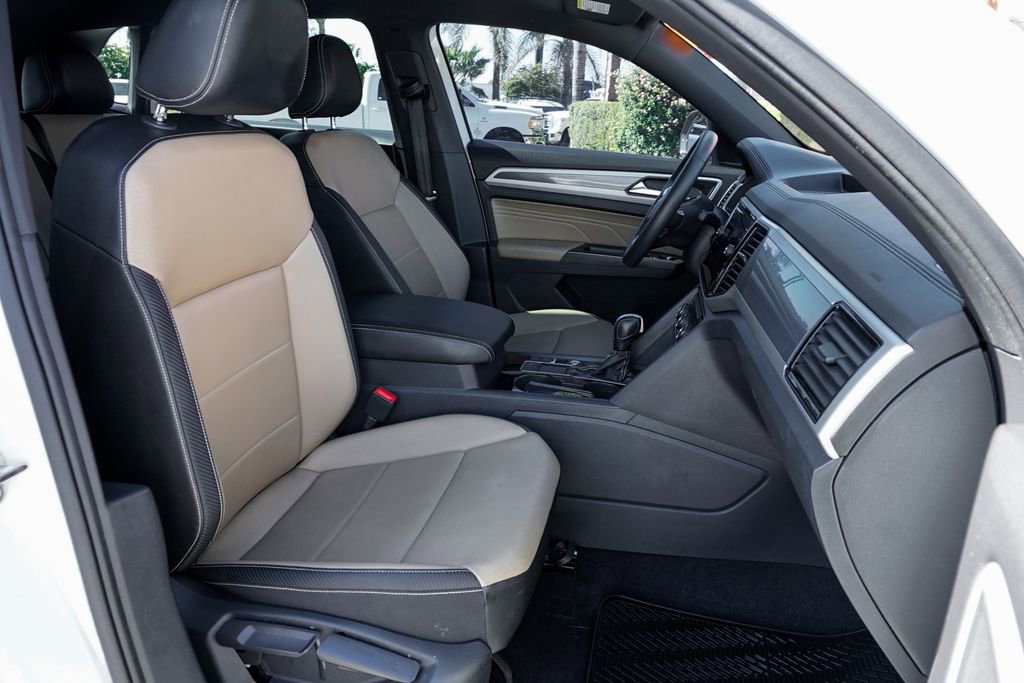 Used 2023 Volkswagen Atlas Cross Sport SE image 47