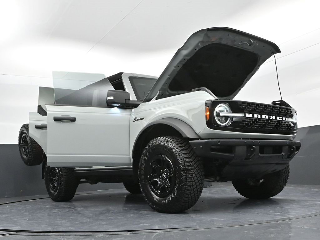 Used 2023 Ford Bronco Wildtrak image 45