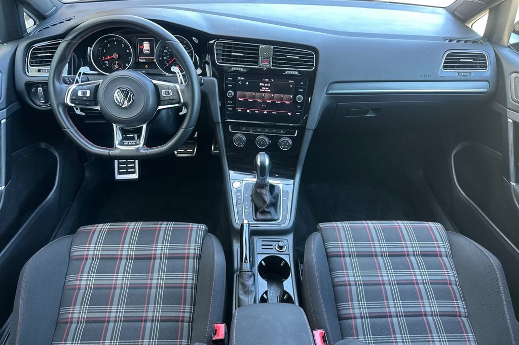 Used 2018 Volkswagen GTI SE FWD image 13