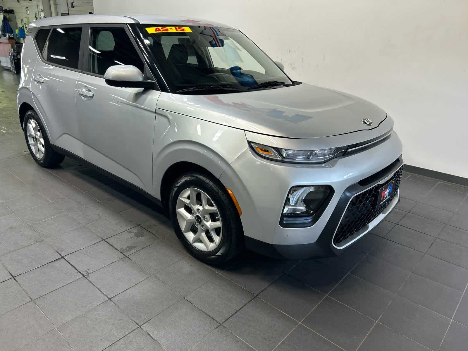 Used 2020 Kia Soul S FWD image 2