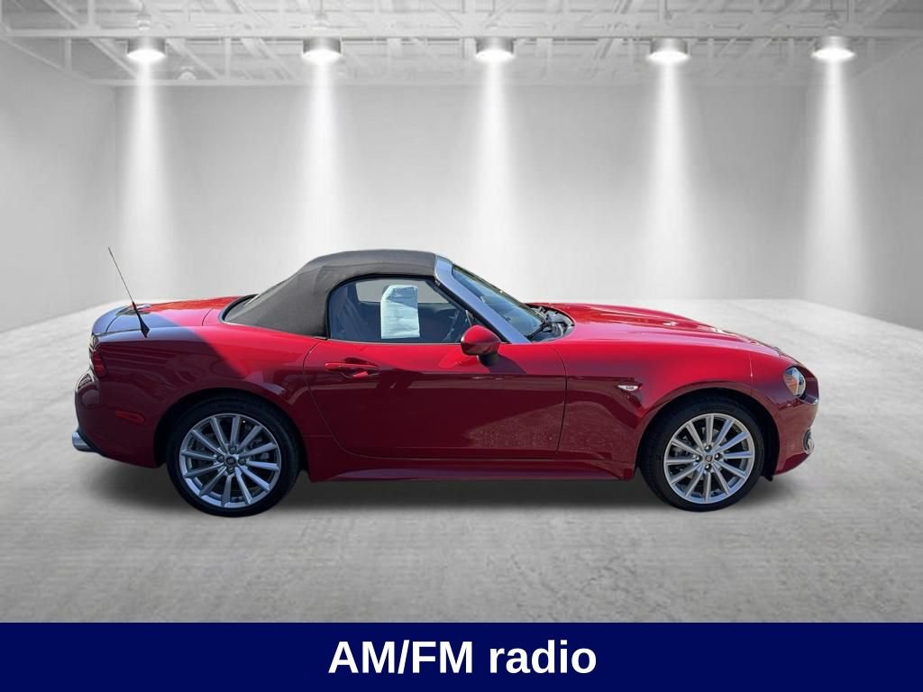 Used 2017 FIAT 124 Spider Lusso RWD image 5