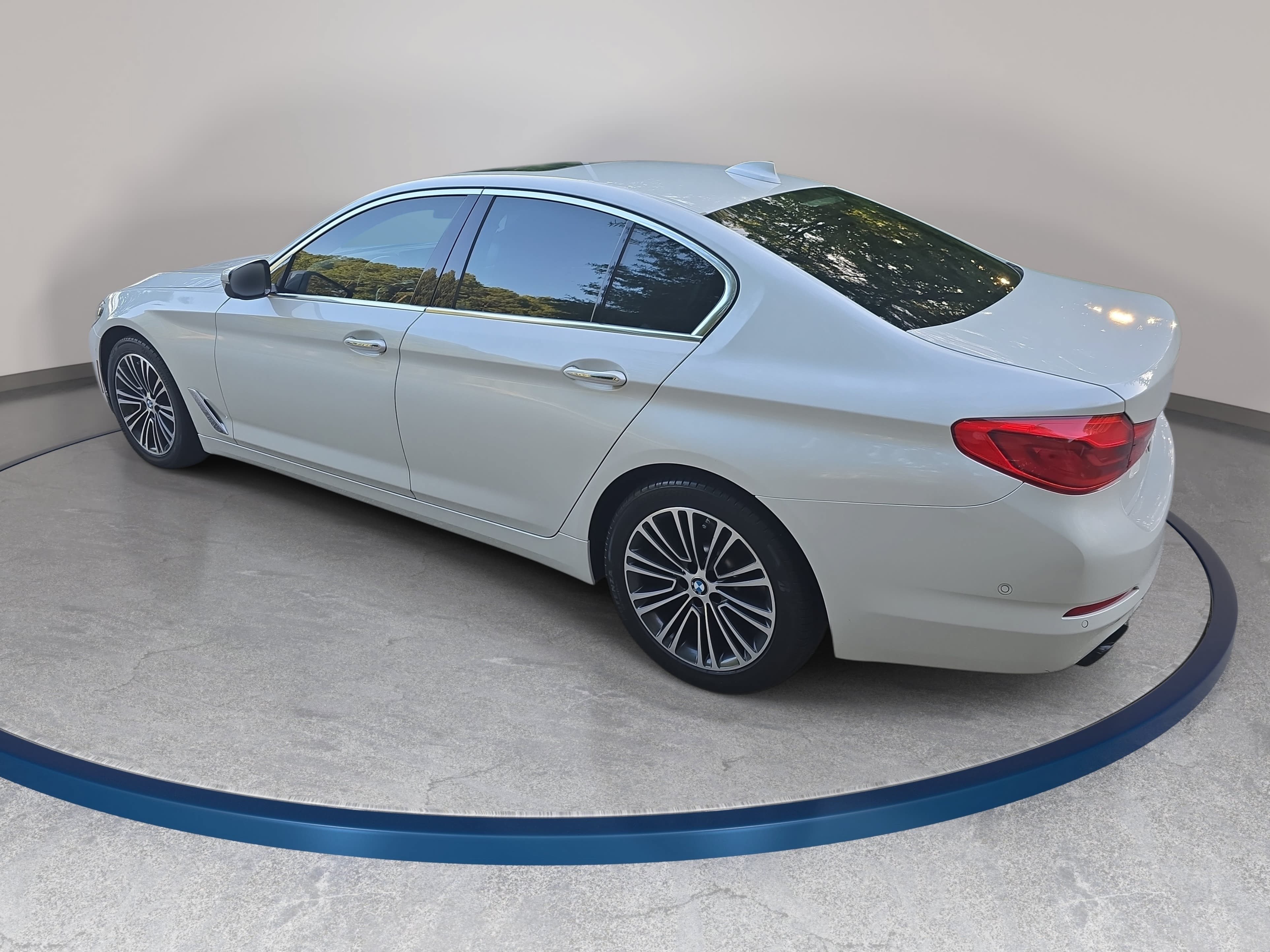 Used 2018 BMW 540i RWD image 7