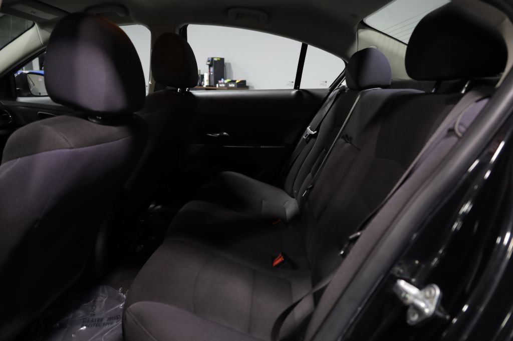 Used 2014 Chevrolet Cruze LT w/ Technology Package FWD image 18
