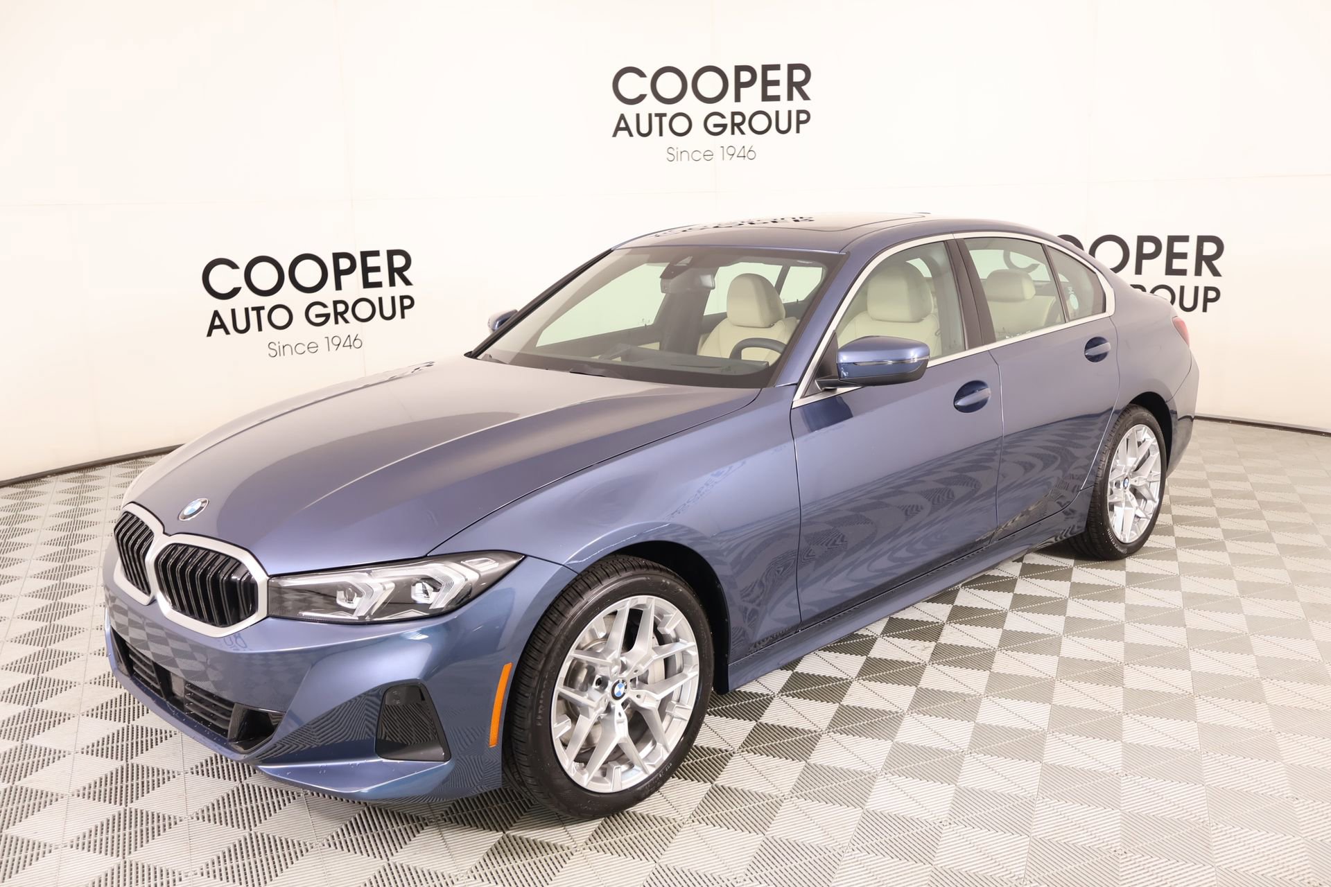 New 2026 BMW 330i xDrive Sedan w/ Premium Package AWD/4WD image 11