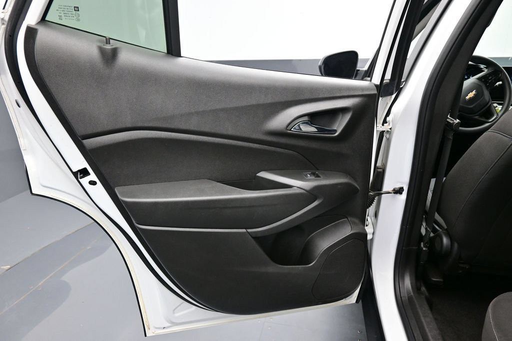 Used 2024 Chevrolet Trax LS FWD image 23