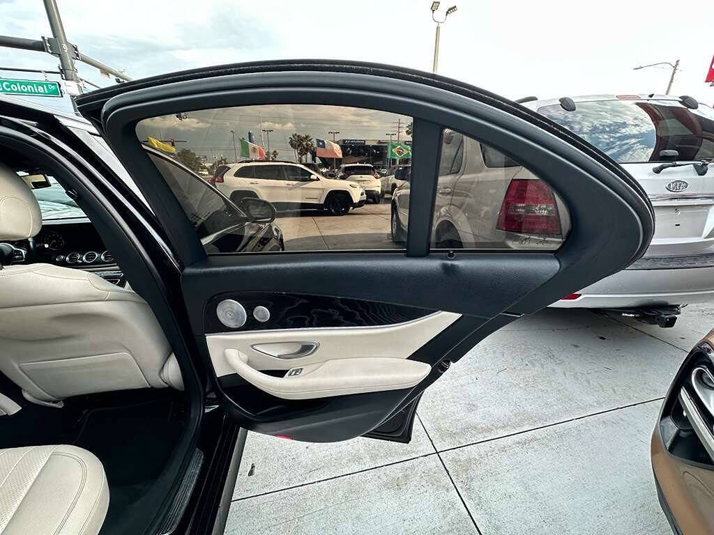 Used 2019 Mercedes-Benz E 300 4MATIC image 13