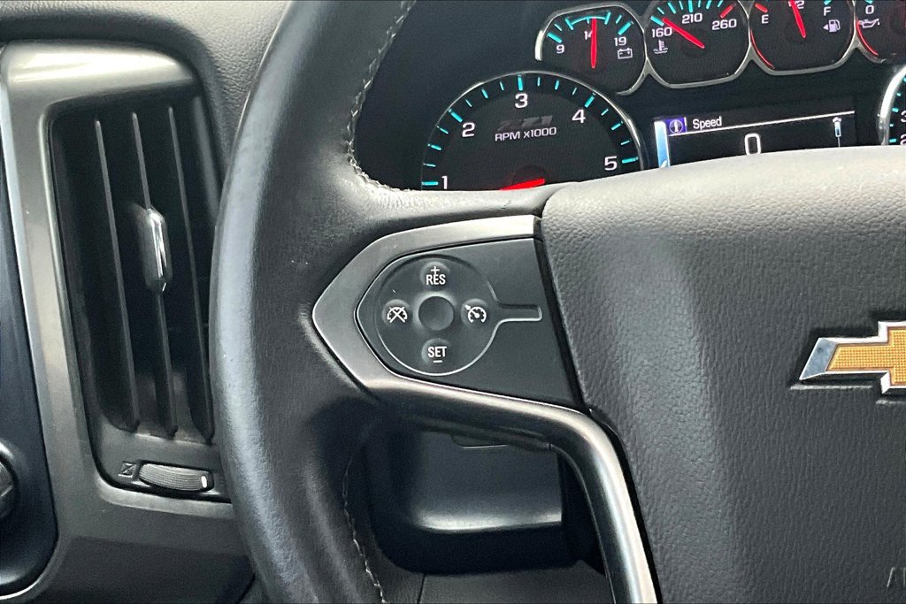 Used 2018 Chevrolet Silverado 1500 LT w/ Midnight Edition AWD/4WD image 17