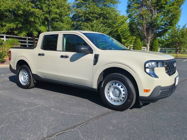 Used 2025 Ford Maverick XL w/ Equipment Group 102A AWD/4WD image 2
