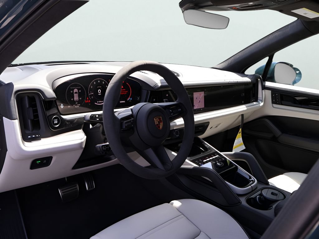 New 2026 Porsche Cayenne GTS AWD/4WD image 4