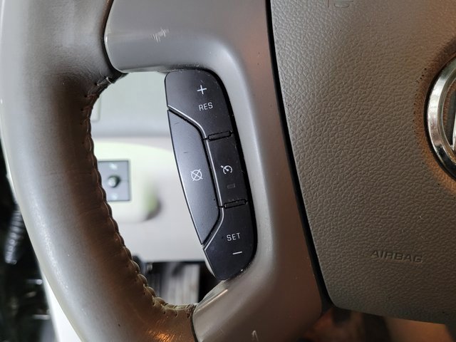 Used 2008 Buick Enclave CXL w/ Entertainment Package #2 image 32