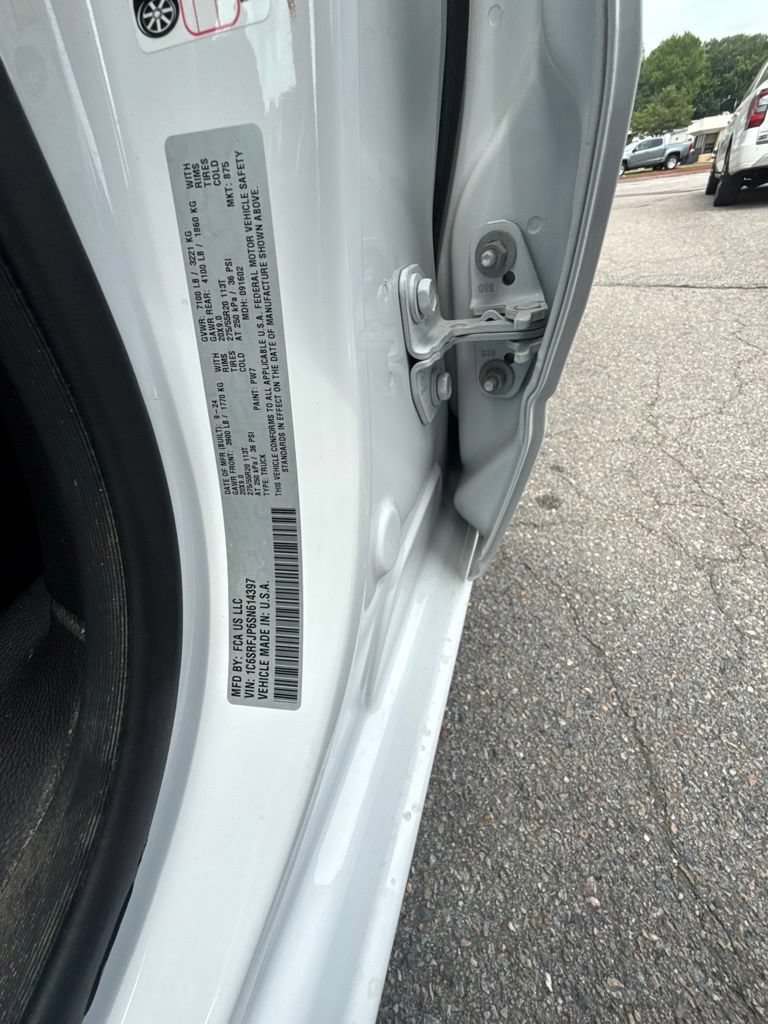 Used 2025 RAM 1500 Laramie AWD/4WD image 12