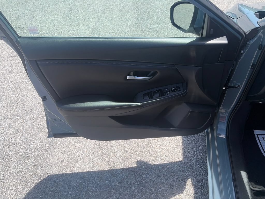 Used 2024 Nissan Sentra SV FWD image 11