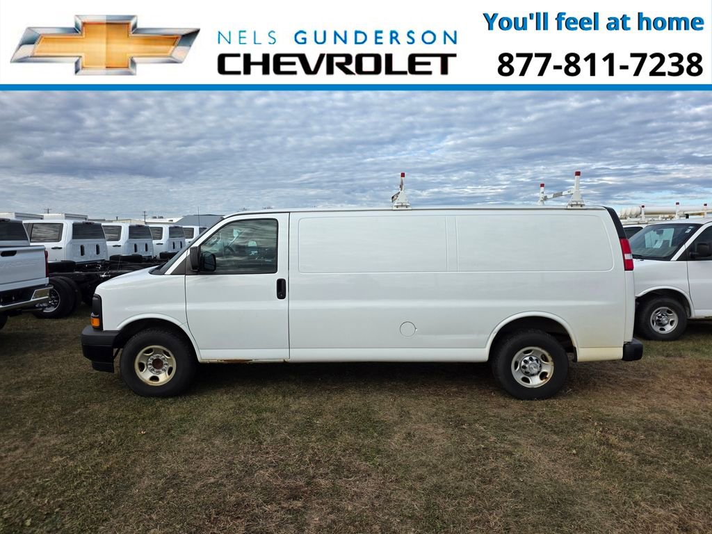 Used 2017 Chevrolet Express 3500 Extended image 3