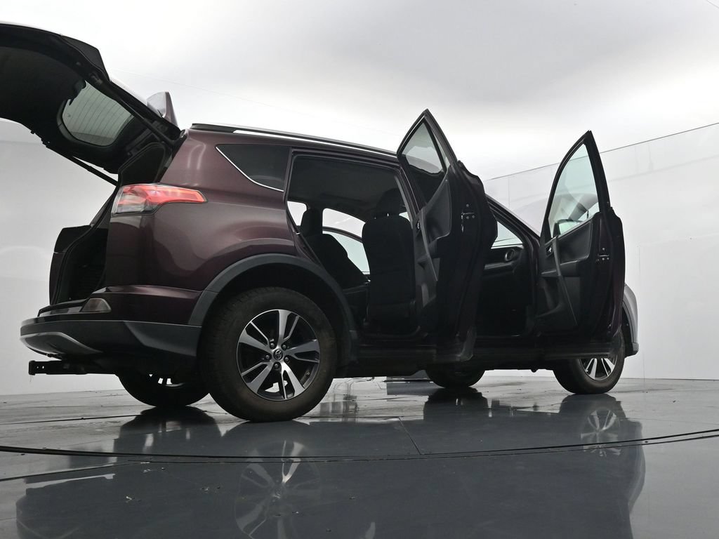 Used 2016 Toyota RAV4 XLE FWD image 40