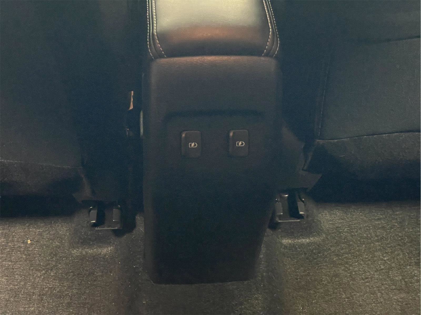 Used 2023 Nissan Kicks SV image 15