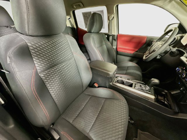 Certified 2023 Toyota Tacoma SR5 AWD/4WD image 32
