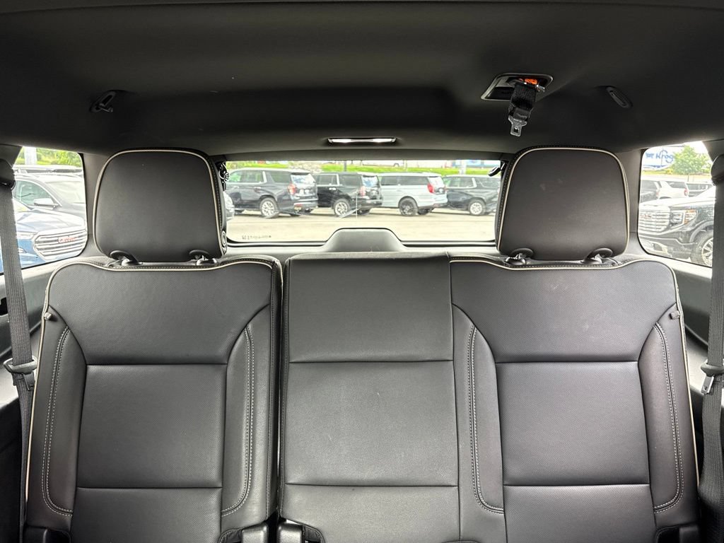 Used 2024 GMC Yukon XL SLT AWD/4WD image 29